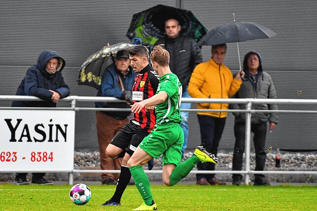 Bild 7: FSV Rheinfelden bleibt mit dem 3:2-Erfolg gegen den FC Freiburg-St. Georgen auch im 13. Saisonspiel unbesiegt &ndash; und wir haben Bilder!