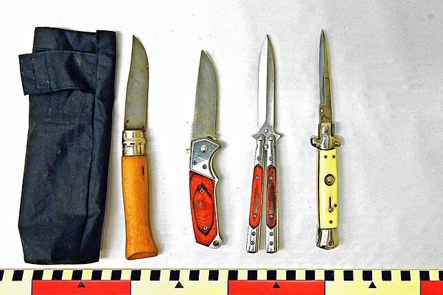 Messer, die von der Schaffhauser Polizei sichergestellt wurden.