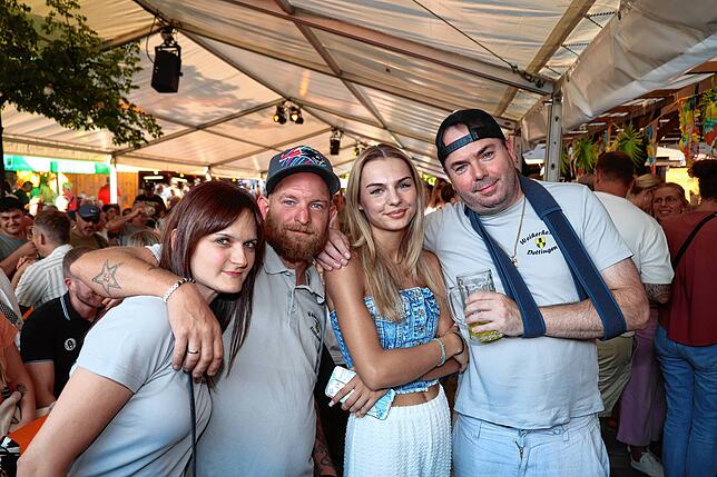 Bild 29: Feierlaune mit der Gretle-Band beim Dettinger Dorffest - hier gibt’s die schönsten Bilder