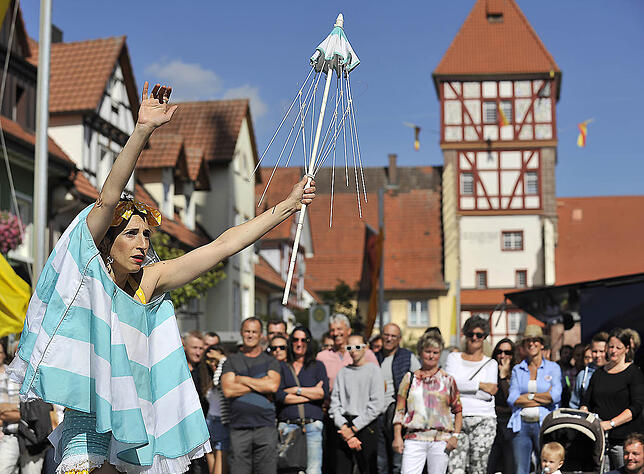 Bild 2: Wenn Gaukler und Musiker in der Zähringerstadt regieren: Impressionen vom Straßenmusiksonntag in Bräunlingen