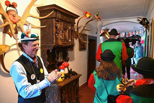 Bild 5: Das Nebelmännle ist da! Bilder vom närrischen Treiben in Schloss Bodman