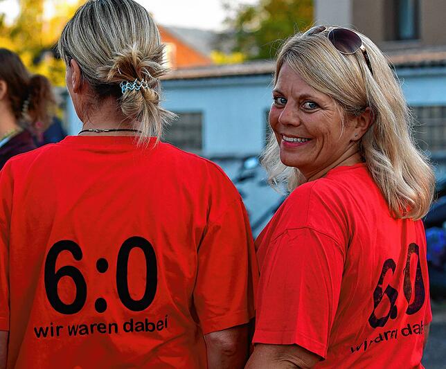 Bild 10: Zwölf Tore fallen beim Derby der Legenden in Rheinfelden &ndash; und wir haben die Bilder!