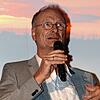 Redegewandt, mit einem Schuss Humor und seiner Souveränität konnte Diplom-Meteorologe Sven Plöger die etwa 650 Besucher in der ...