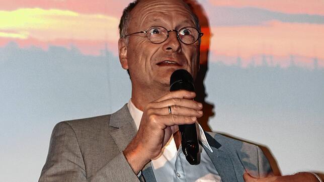 Redegewandt, mit einem Schuss Humor und seiner Souveränität konnte Diplom-Meteorologe Sven Plöger die etwa 650 Besucher in der ...