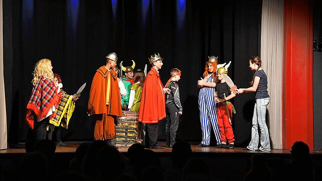 Im Showdown treffen Protagonisten aus unterschiedlichsten Genres aufeinander – sie alle füllen ihre Rollen mit Bravour aus. Foto: ...