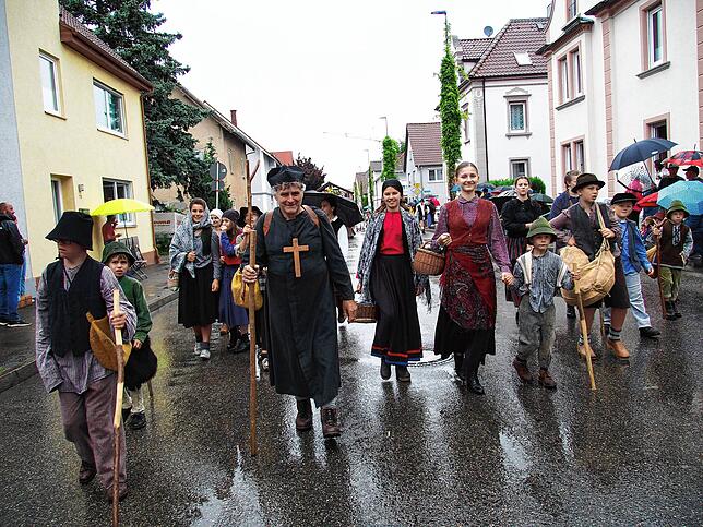 Bilder vom Festumzug beim Bächtle-Fest.