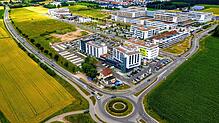 Am Hölzlekönig wurde 1972 die Städtefusion von Villingen und Schwenningen beschlossen. Der Hölzlekönig (im Bildvordergrund) soll ...