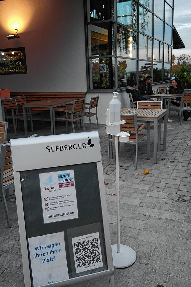 Hände desinfizieren vor dem Restaurantbesuch ist inzwischen für die meisten Gäste eine Selbstverständlichkeit.
