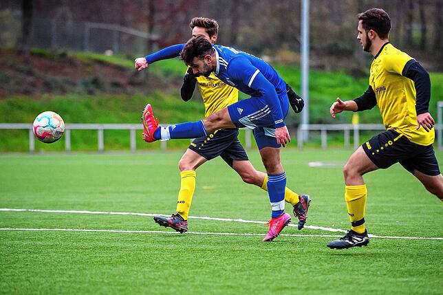 Bild 1: SV Blau-Weiß Murg bezwingt den VfR Horheim-Schwerzen mit 4:1 &ndash; und wir haben Bilder!