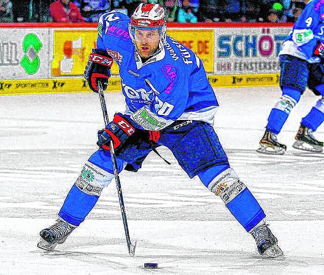 Lange her: Dan Hacker bei seinem 300. Spiel für die Wild Wings.