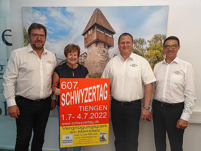 Die Organisatoren freuen sich auf den bevorstehenden Schwyzertag in Tiengen (von links): Ralf Siebold, Christa Bader, Tobias Fritz und ...