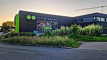 Der Vitaminmarkt im Hilzinger Gewerbegebiet ist seit Oktober 2024 geschlossen. Das Gebäude samt Grundstück steht inzwischen zum Verkauf.