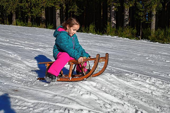Bild 3: Sonne, Schnee und ganz viel Spaß: Der Winter zeigt sich in St. Georgen von seiner besten Seite