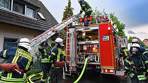 Schnell wieder alles einpacken: Bei einer Feuerwehrübung in Böhringen wurden die Einsatzkräfte zu einem echten Einsatz gerufen.