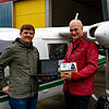Hagelflieger in Donaueschingen..Entwickler Roman Wehrle (links) und 3. Vorsitzender Peter Hellstern (rechts) erklären das neue Gerät zur ...