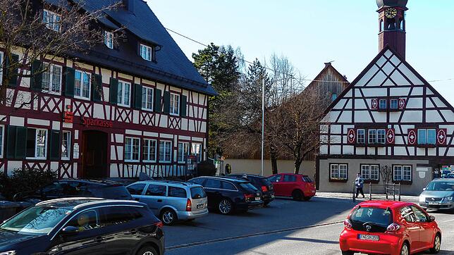 Durchschnittlich 10.630 Fahrzeuge fahren täglich auf der L205 durch die Gemeinde Bermatingen. Der Schwerverkehrsanteil ist mit zwei ...