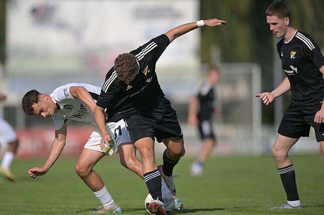 Bild 10: SV 08 Laufenburg unterliegt Tabellenführer FC Teningen mit 0:1 – und wir haben Fotos!