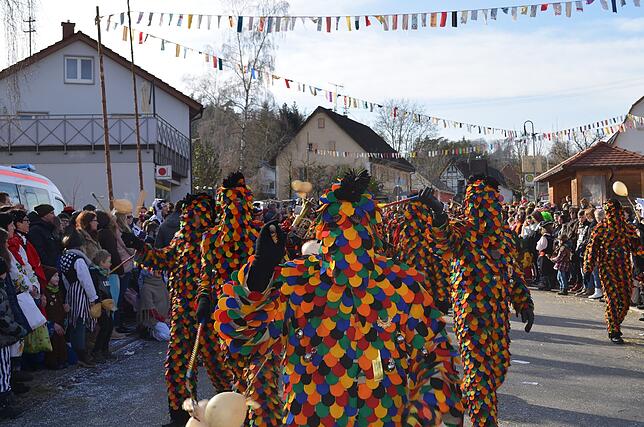 Bild 38: Eigeltinger Narrentage: Der Sonntagsumzug in Bildern (1)