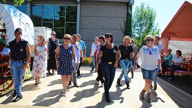 Mit einem selbst erstellten Video bedankt sich der Verein Country- & Line Dance-Friends Hochrhein bei den vielen Helfern, die in der ...
