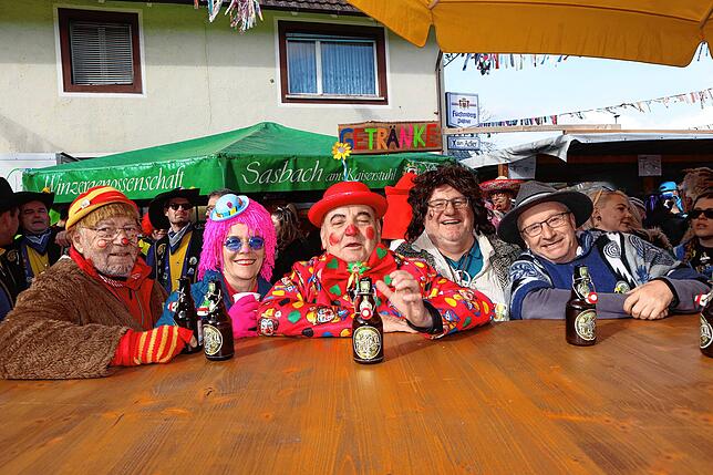 Bild 24: Zahlreiche Fasnachtsbegeisterte schauten beim Johrmarkt in Freudental vorbei!
