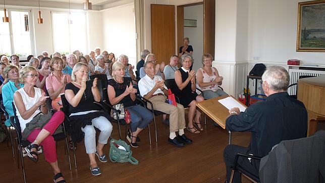 Gut dreißig Zuhörer fanden sich in Wangen ein, um mehr aus den Werken von Jacob Picard zu erfahren.