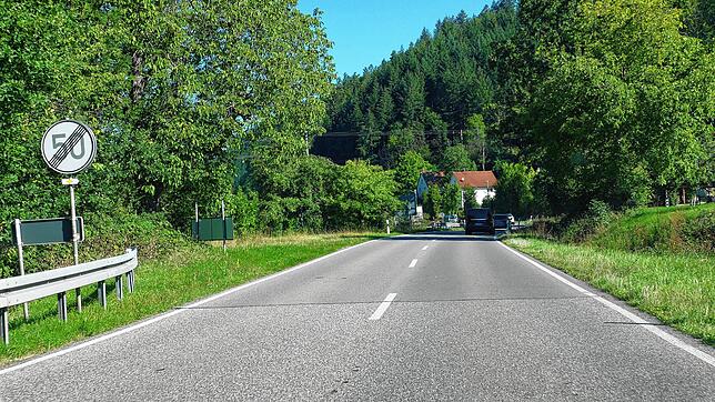Nach dem Bahnhof in Hausen in Richtung Zell endet Tempo 50. Für viele Verkehrsteilnehmer ist dies eine Einladung aufs Gas zu drücken ...