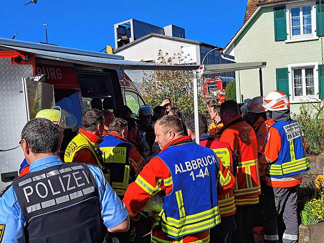 Bild 7: Bauernhaus in Albbruck brennt lichterloh - Bilder des Einsatzes