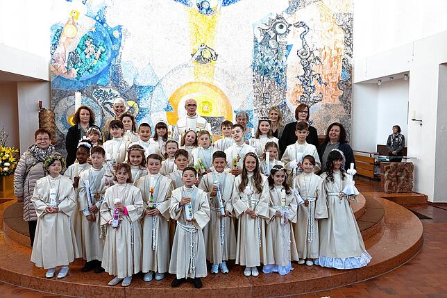 Insgesamt 26 Kinder feierten am Wochenende, 26./27. April in der St. Georgs-Kirche in St. Georgen ihre Erstkommunion. Die Vorbereitung ...