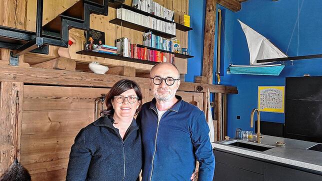 Oliver Ramme und Vera Dreßen haben eine alte Scheune in Grüningen zu ihrem Wohnhaus umgebaut.