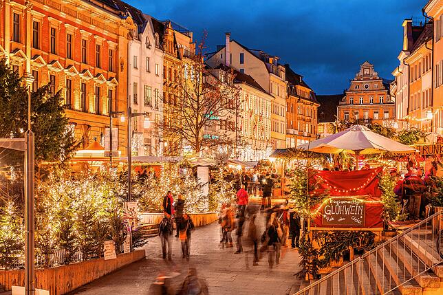 Dieses stimmungsvolle Bild der Marktstätte mit vielen Buden wird sich wohl frühestens 2021 wiederholen. Doch der Markt 2020 soll in ...