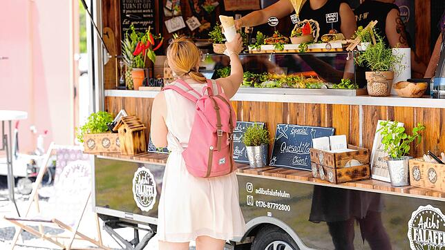 Auch die zweite Auflage des Streetfood-Markts in Friedrichshafen fand auf dem Parkplatz P7 statt.