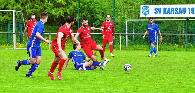 Bild 10: SV Karsau gewinnt Kellerderby mit 2:1 gegen FC Wallbach – und wir haben Fotos!