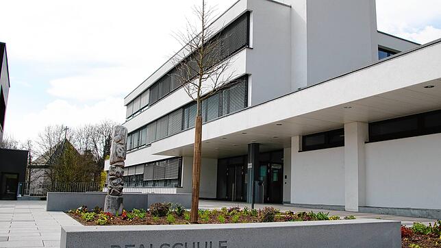 Unbekannte sind in vier Waldshuter Schulen eingebrochen, darunter auch in die Robert-Schuman-Realschule. (Archivbild)