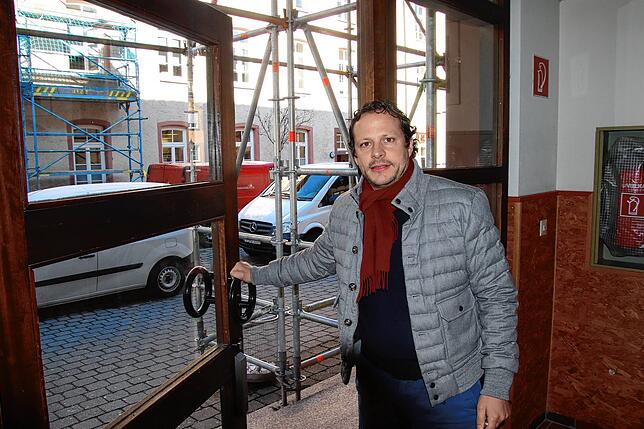 Rektor Thomas Schultis fände ein komplettes Verbot von Handy an Schulen sinnvoll.