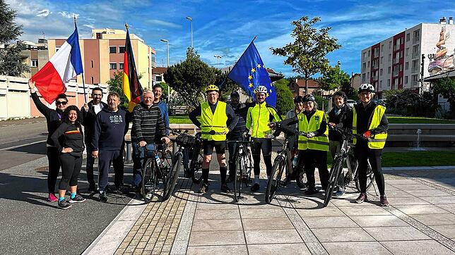 Fünf Personen aus La Talaudiere sind mit dem Fahrrad unterwegs und wollen Freitagnachmittag in Küssaberg ankommen. Foto: ...