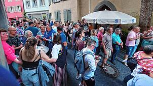 (Archivbild) Bereits bei der ersten Auflage des beliebten Gassenfreitages im Mai dieses Jahres hatten die Besucher viel Spaß, genossen ...