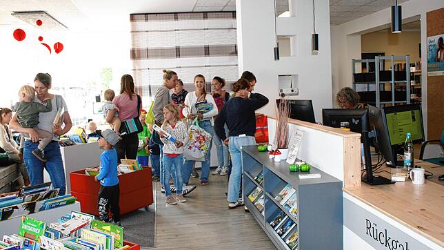 137 neue Leser hat die Stadtbücherei Stühlingen in ihrem ersten Jahr am neuen Standort hinzugewonnen. Fotos: Ingrid Mann