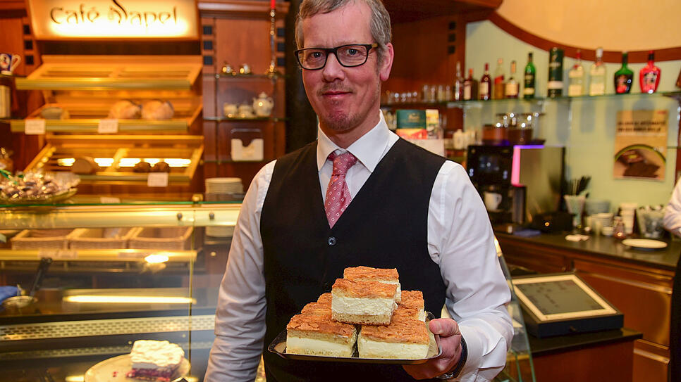 Für Reinhard Sapel vom Café Sapel gehört die Ansiedlung von Aldi und Rossmann zu einer Entwicklung, die zu mehr Uniformität und ...