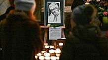 Gläubige beten für den emeritierten Papst Benedikt XVI. im Kölner Dom. Der emeritierte Papst Benedikt XVI. ist am 31.12.2022 im Alter ...