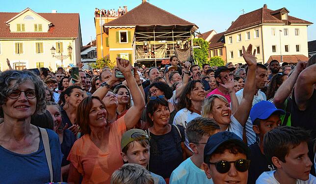 Bild 37: Feiern, Spaß und Laune beim dritten Konzertabend des Markdorf Open-Air 2025