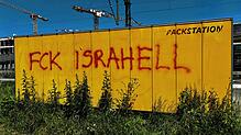 Eine offensichtlich politisch motivierte Sachbeschädigung und damit eine Straftat: Immer wieder tauchen – wie hier im Juni 2025 am ...