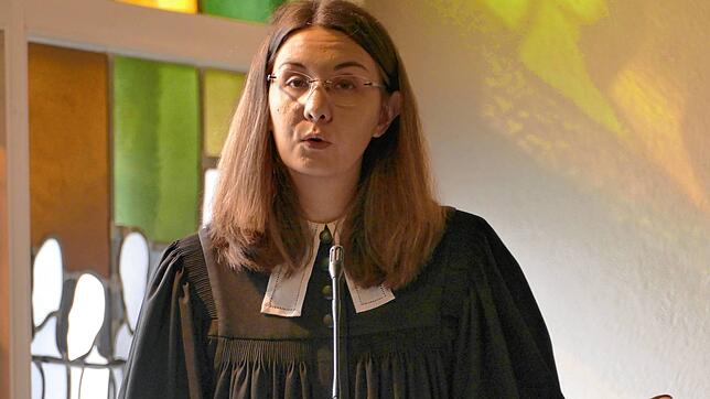 Pfarrerin Esther Toepper während ihrem ersten Gottesdienst in der Bräunlinger Auferstehungskirche. Bild: Rainer Bombardi