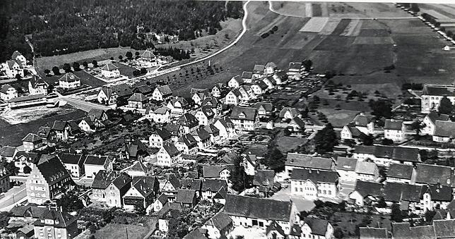 An der Ecke Waldstraße – Bismarckstraße stand einst das für das geplante Freiluftrelief erstellte Sammlungsgebäude. Das Gebäude ...