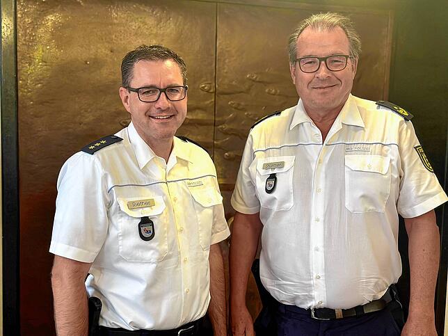 Nicolas Riether ist Polizeichef in Friedrichshafen, Uwe Stürmer Chef des Polizeipräsidiums Ravensburg. Beide erläuterten im ...