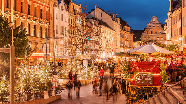 Dieses stimmungsvolle Bild der Marktstätte mit vielen Buden wird sich wohl frühestens 2021 wiederholen. Doch der Markt 2020 soll in ...