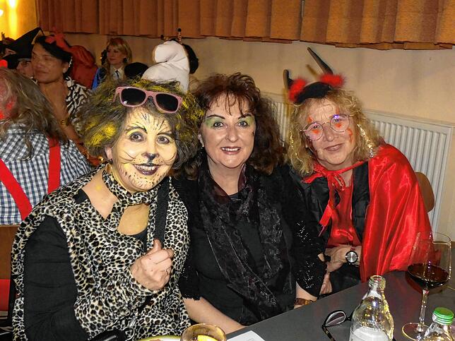 Bild 22: Wiiberfasnacht: Das begeisterte Publikum brachte den Saal zum Beben - die Highlights in Bildern!