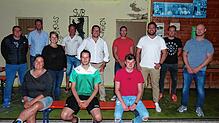 Der Vorstand des Sportvereins Bermatingen (hintere Reihe, von links): Markus Riegger, Marcel Schmid, Anja Kutter, Karsten Küpfer, Klaus ...