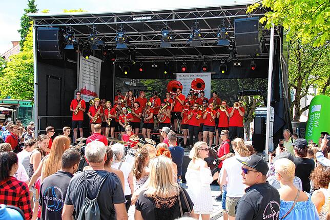 Das Promenandenfest 2019 begeisterte viele Besucher und spielte Geld in die Kassen der beteiligten Vereine. Das wird sich in diesem Jahr ...