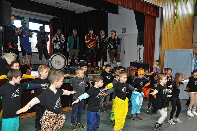 Bild 26: Fasnacht in Leimbach: Grundschüler befreit! Die schönsten Bilder der Narrenaktion im Überblick