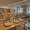 Ein leeres Klassenzimmer: Die Lockdowns, bei denen Schulen geschlossen waren, haben vermehrt bei Schülern zu Ängsten geführt. Hier ein ...